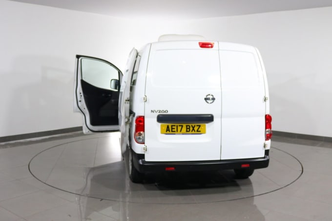 2025 Nissan Nv200