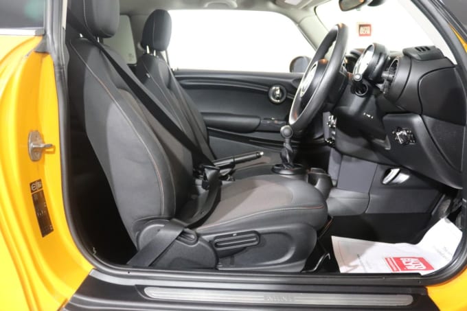 2025 Mini Hatch