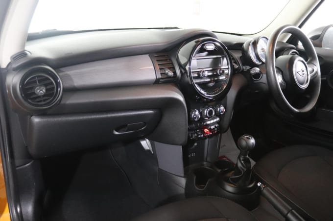 2025 Mini Hatch