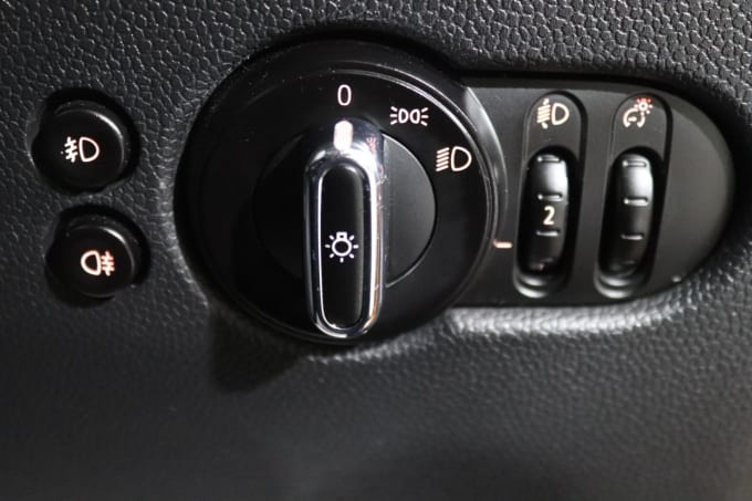2025 Mini Hatch