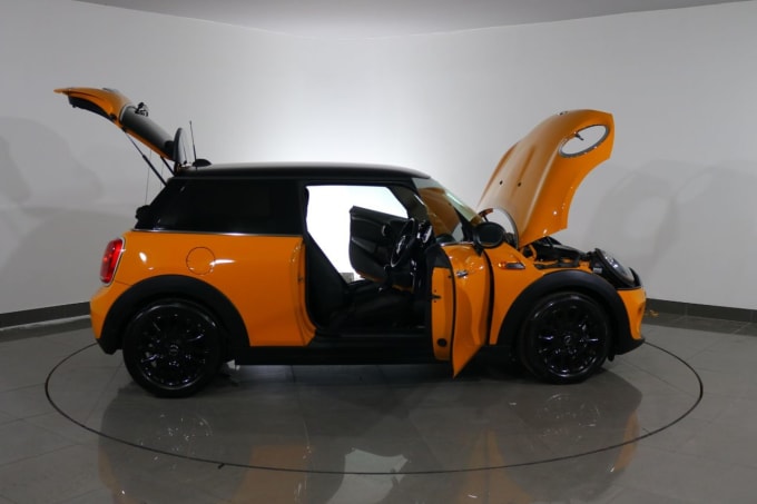 2025 Mini Hatch