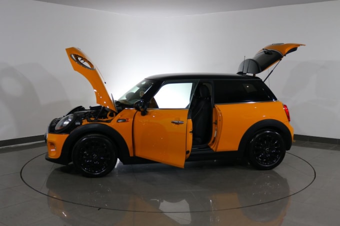 2025 Mini Hatch