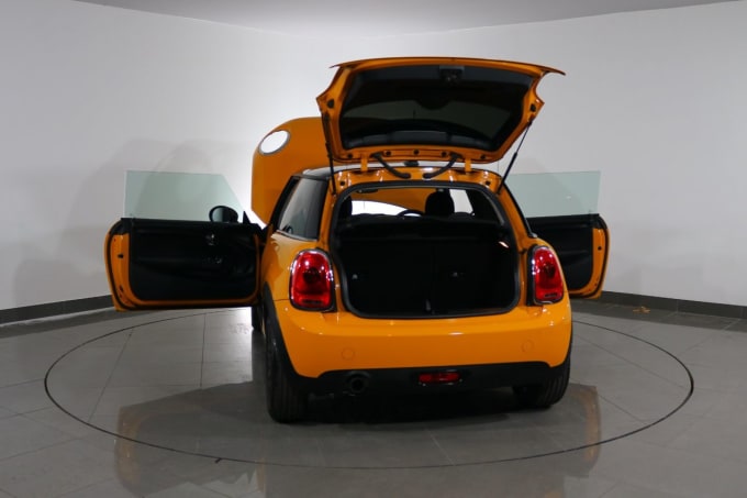 2025 Mini Hatch