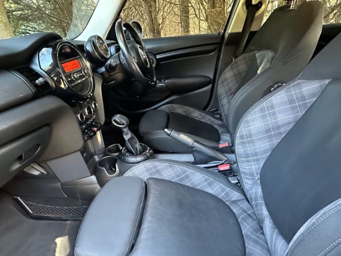 2025 Mini Hatch