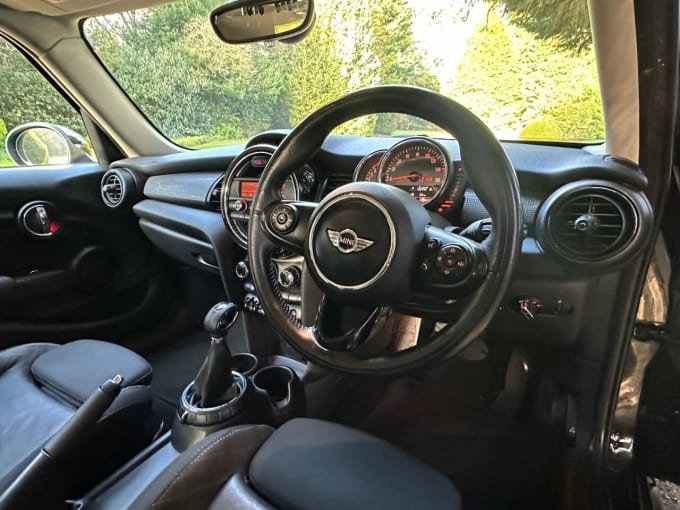 2025 Mini Hatch