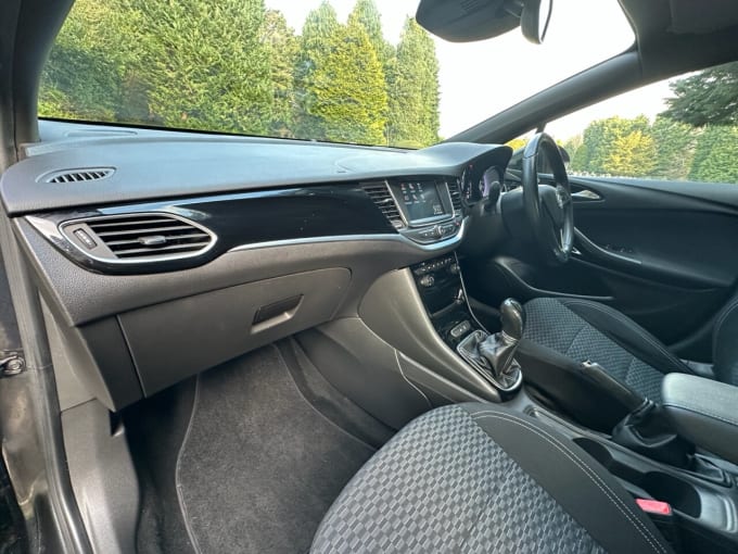 2025 Vauxhall Astra