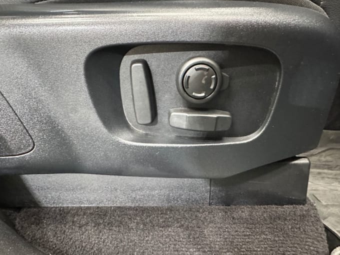 2025 Land Rover Discovery