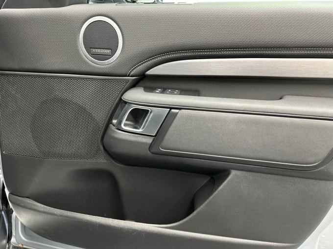 2025 Land Rover Discovery