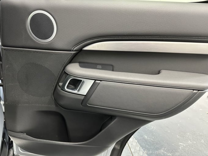 2025 Land Rover Discovery