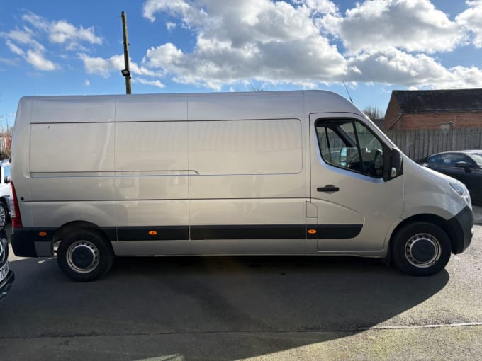2025 Vauxhall Movano