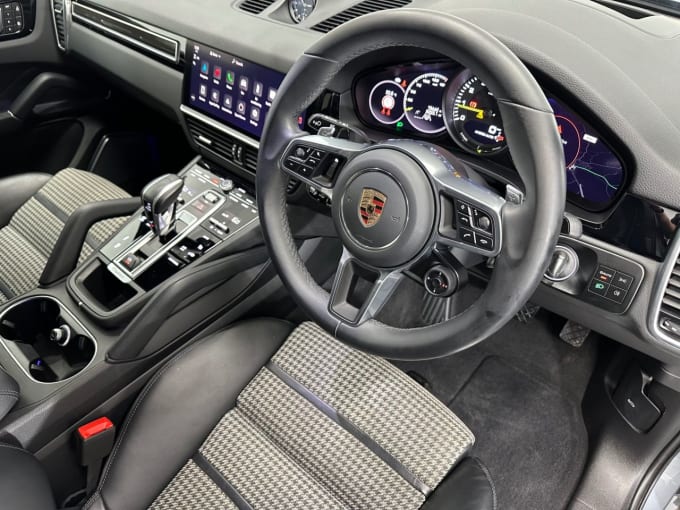 2025 Porsche Cayenne