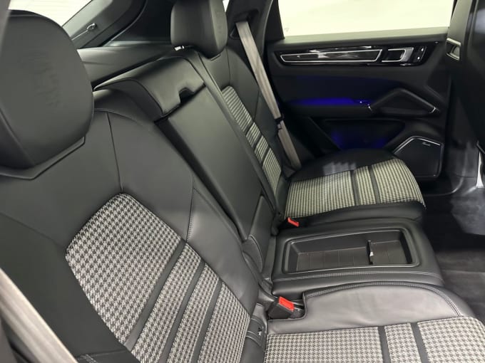 2025 Porsche Cayenne