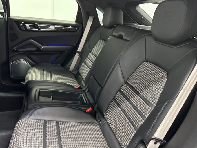 2025 Porsche Cayenne