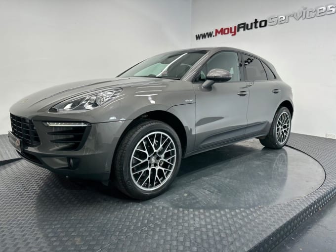 2025 Porsche Macan