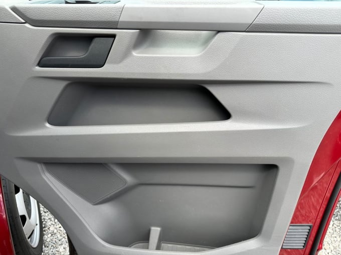 2025 Volkswagen Transporter Shuttle