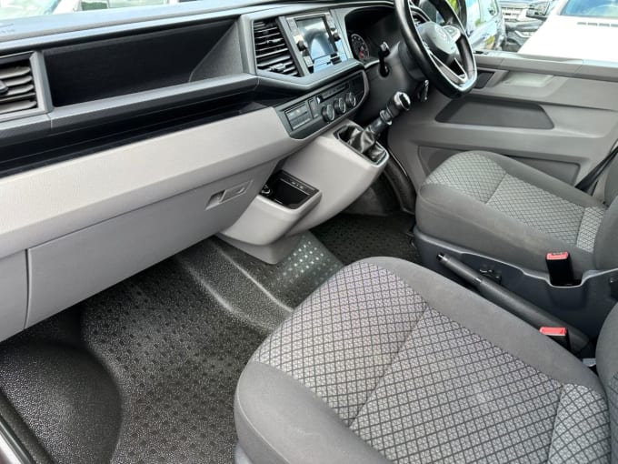 2025 Volkswagen Transporter Shuttle