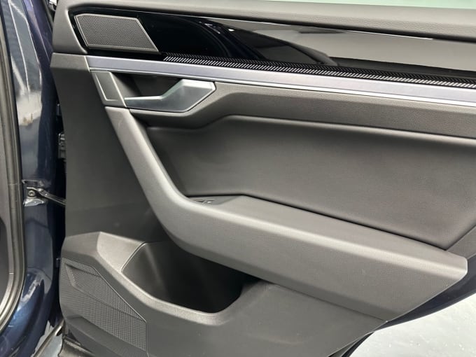 2025 Volkswagen Touareg