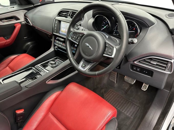 2025 Jaguar F-pace