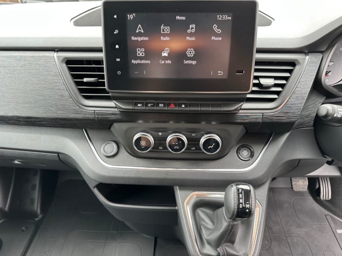 2025 Renault Trafic