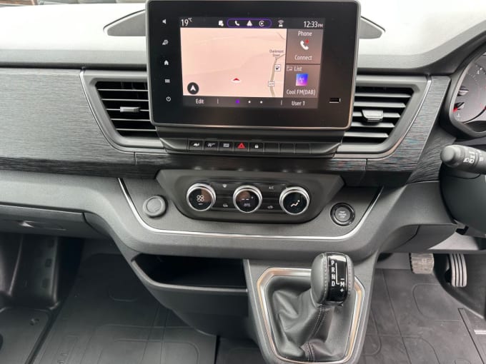 2025 Renault Trafic