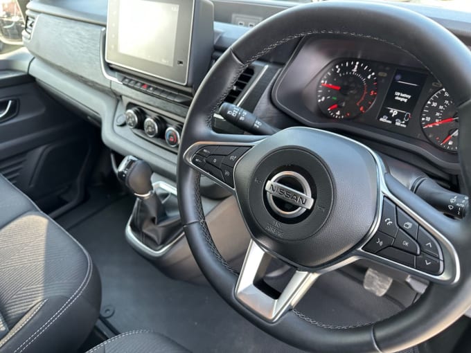 2025 Nissan Primastar