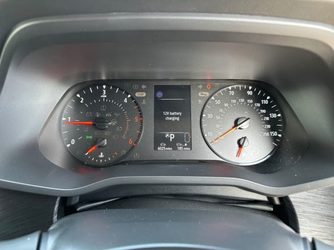 2025 Nissan Primastar