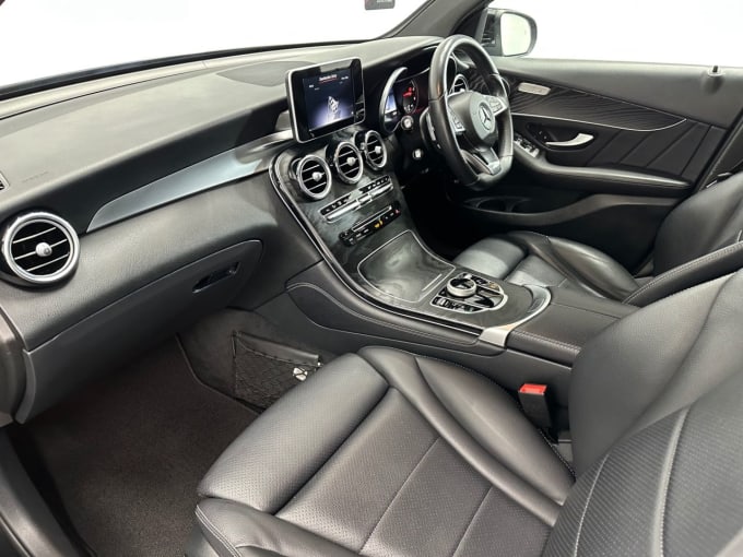 2025 Mercedes-benz Glc
