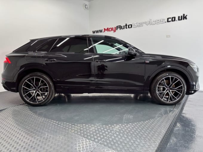 2025 Audi Q8