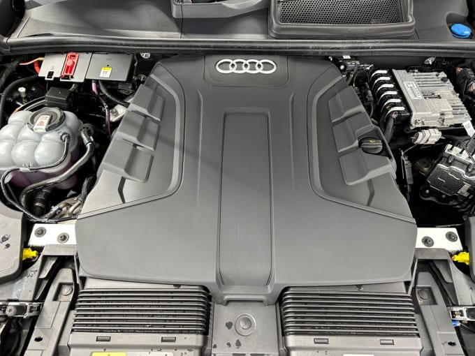 2025 Audi Q8
