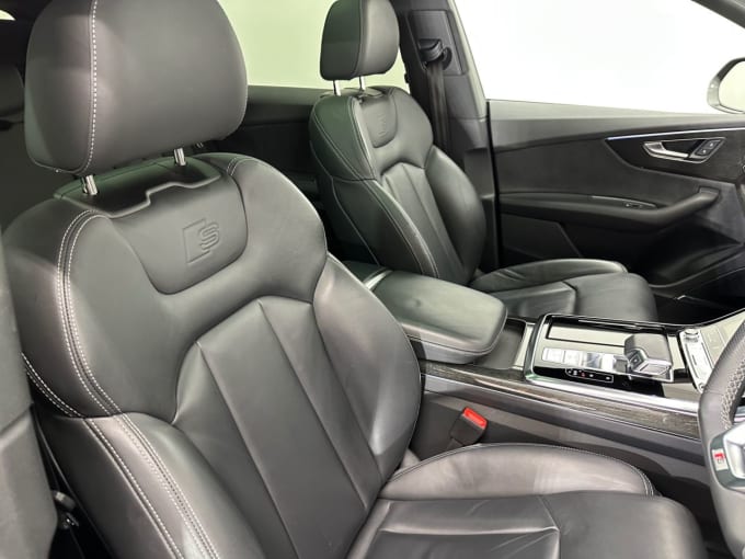 2025 Audi Q8