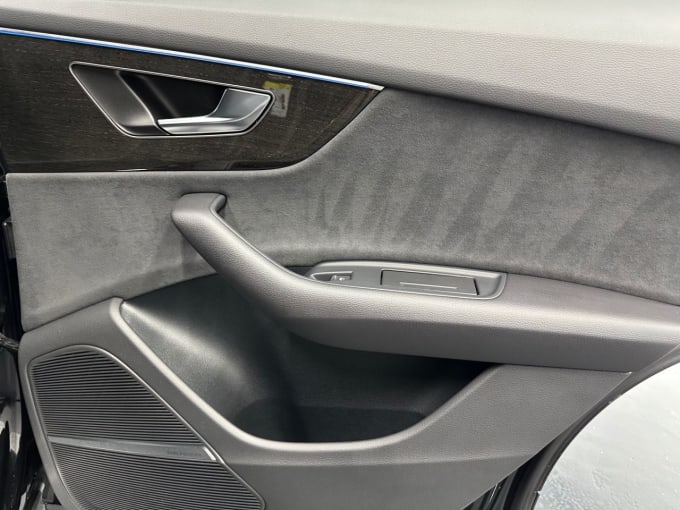 2025 Audi Q8
