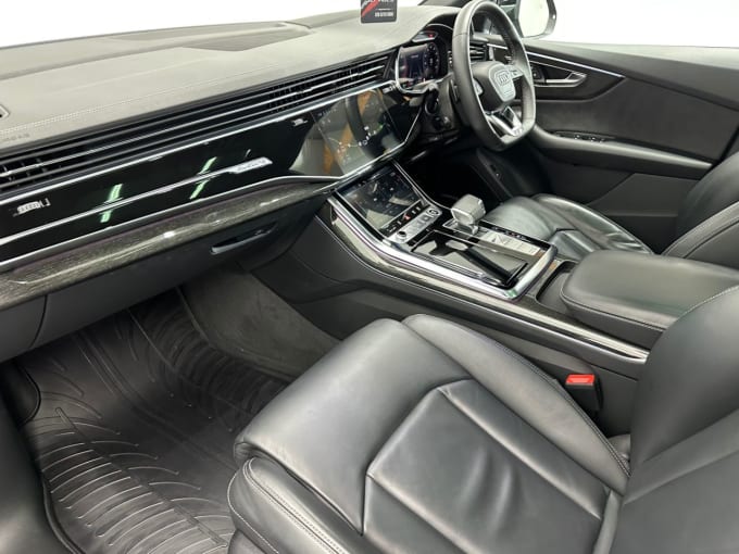 2025 Audi Q8