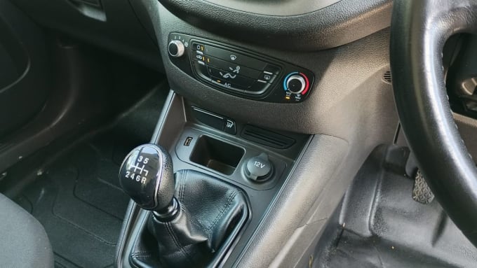 2025 Ford Transit Courier