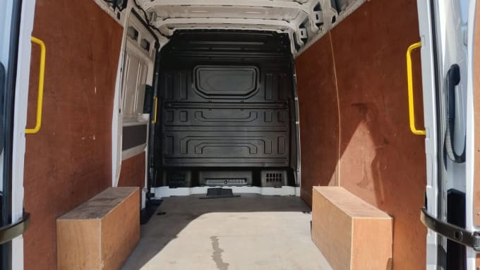2025 Volkswagen Crafter