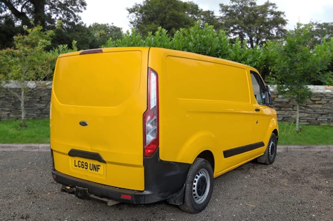 2025 Ford Transit Custom