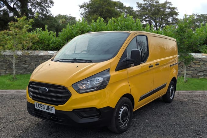 2025 Ford Transit Custom