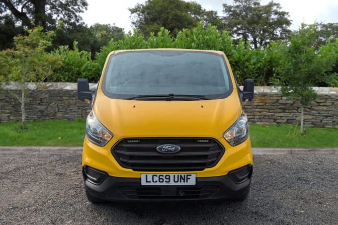 2025 Ford Transit Custom