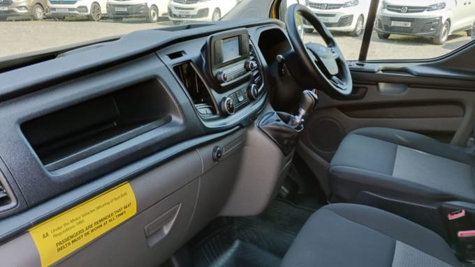 2025 Ford Transit Custom