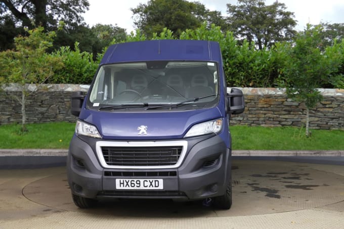 2025 Peugeot Boxer