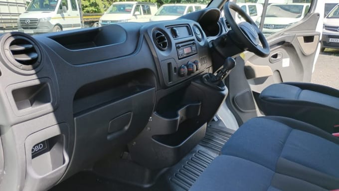 2025 Renault Master