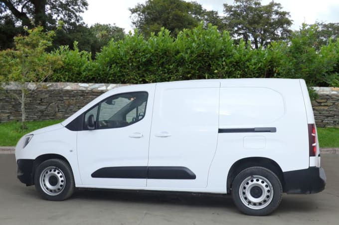 2025 Vauxhall Combo