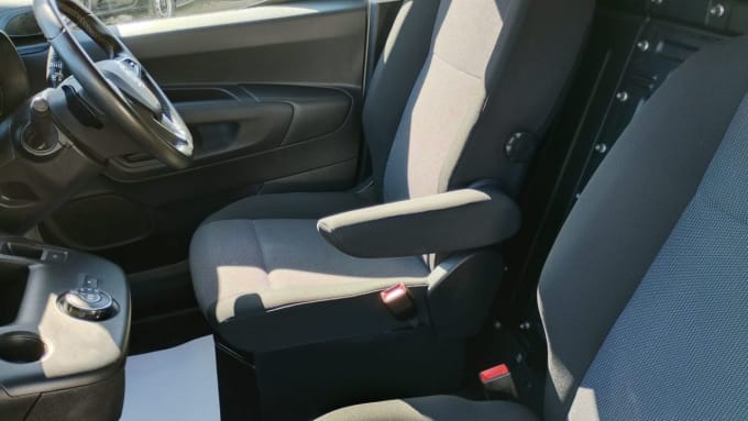 2025 Vauxhall Combo