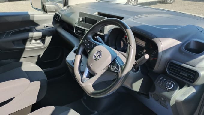 2025 Vauxhall Combo