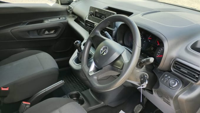 2025 Vauxhall Combo