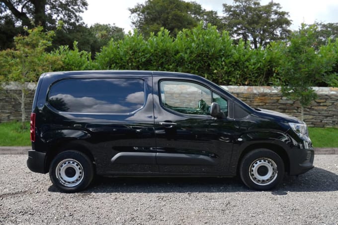 2025 Vauxhall Combo