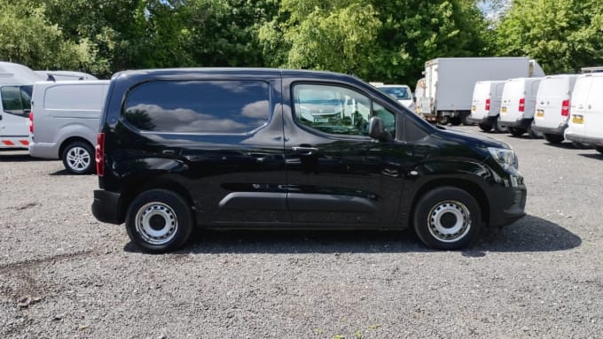 2025 Vauxhall Combo
