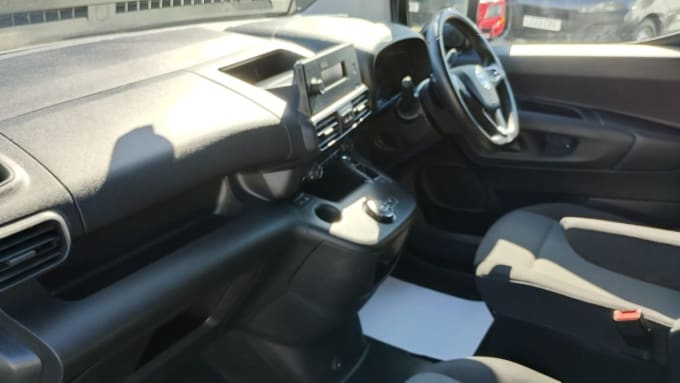 2025 Vauxhall Combo