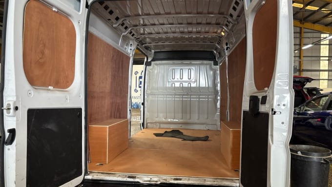2025 Peugeot Boxer