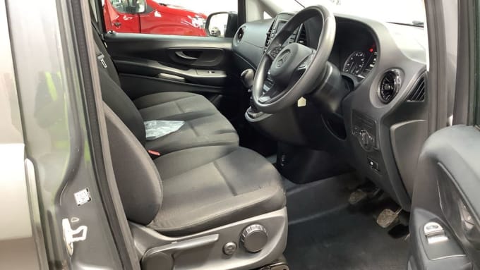 2025 Mercedes-benz Vito