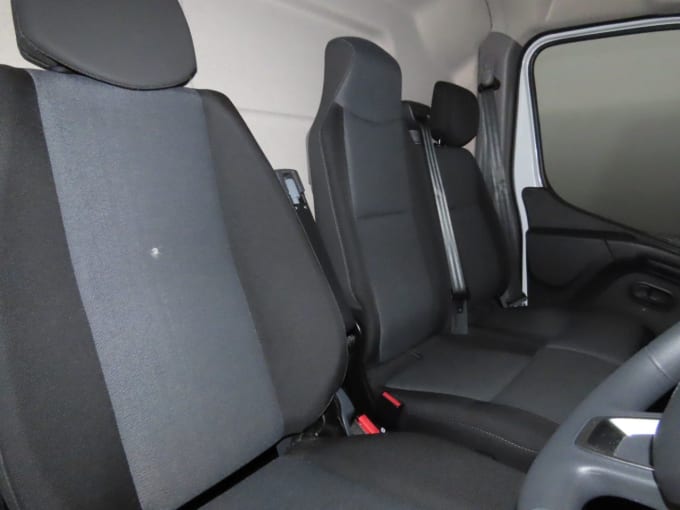 2025 Renault Master